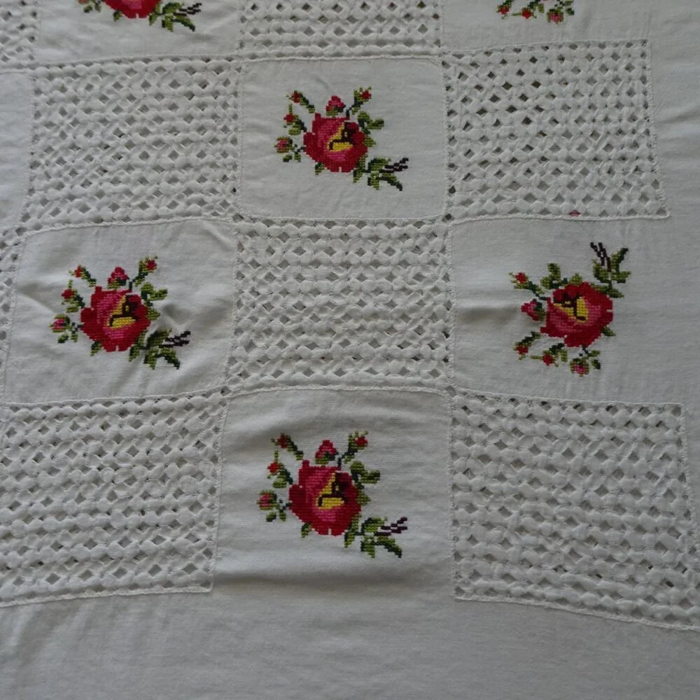 Vintage Handmade Tablecloth 76